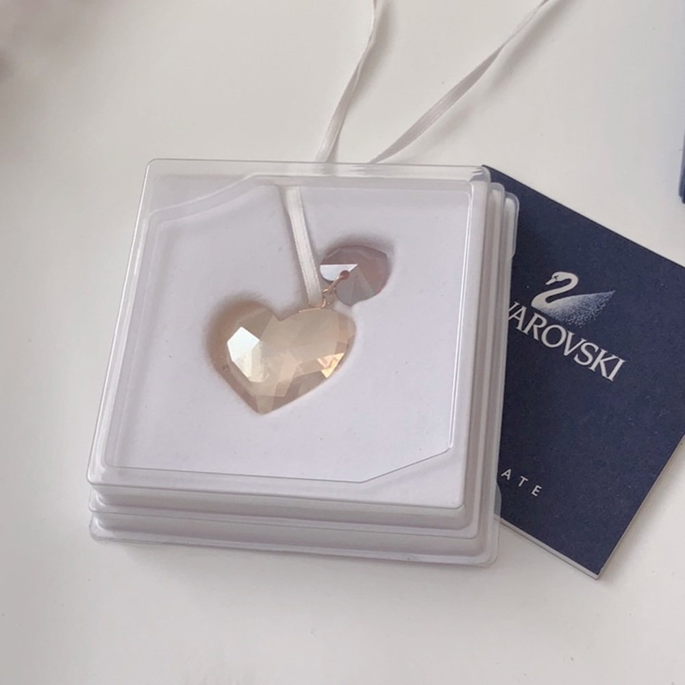 Beautiful New Retired Swarovski Two Colour Hearts Necklace/Ornament. - Picture 3 of 6